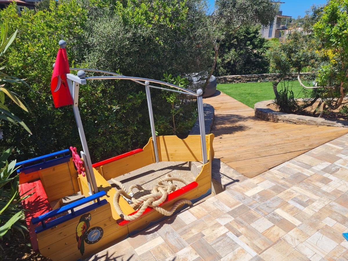 Villa Boat - In Front Of The Sea Stintino Bagian luar foto